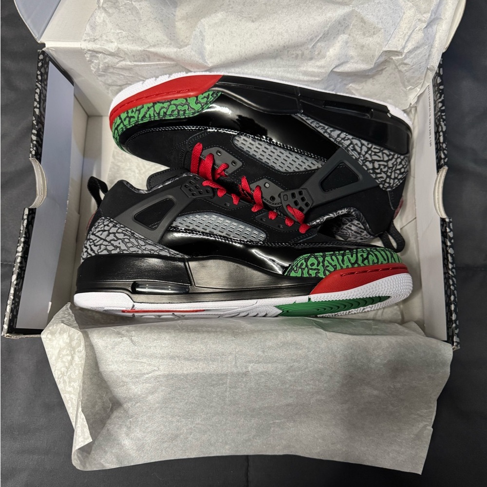 Jordan Black Red Green Sneakers - Picture 4 of 6